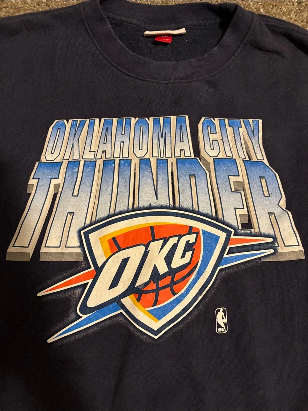 Vintage Oklahoma City Thunder NBA pullover Size: XL fits more like medium